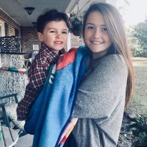 Meet your Posher, Olivia